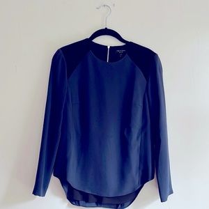 Navy rag & bone top with black shoulder detail XS